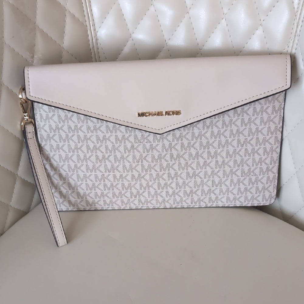 NWOT Michael Kors Beige and White Envelope Wristlet Clutch